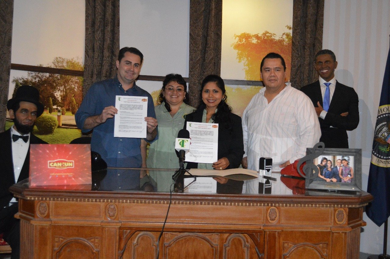 Taxistas Signan Convenio Con El Canc N Wax Museum Canc N M O