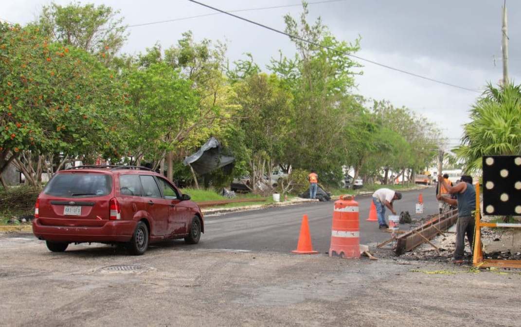 Reanudan circulación vehicular en la avenida Zetina Gasca en Puerto