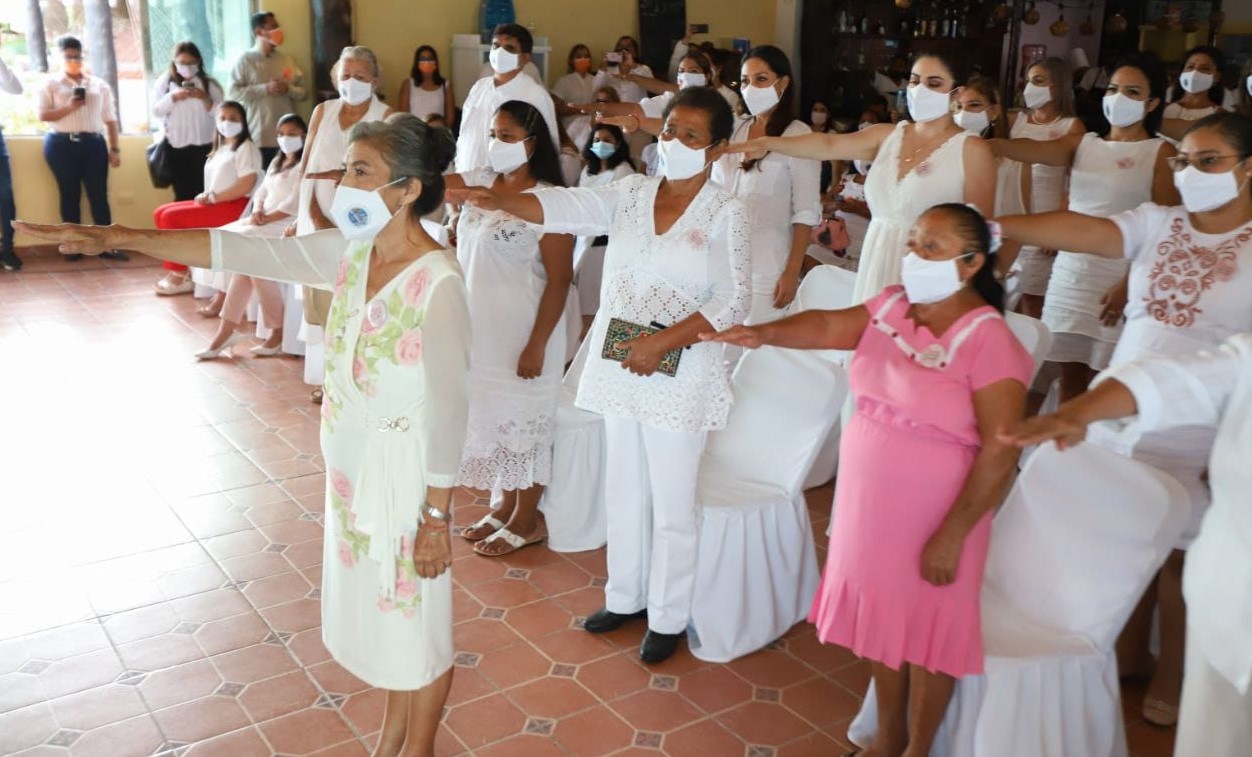 Toma protesta la presidenta del DIF en Puerto Morelos Cancún Mío