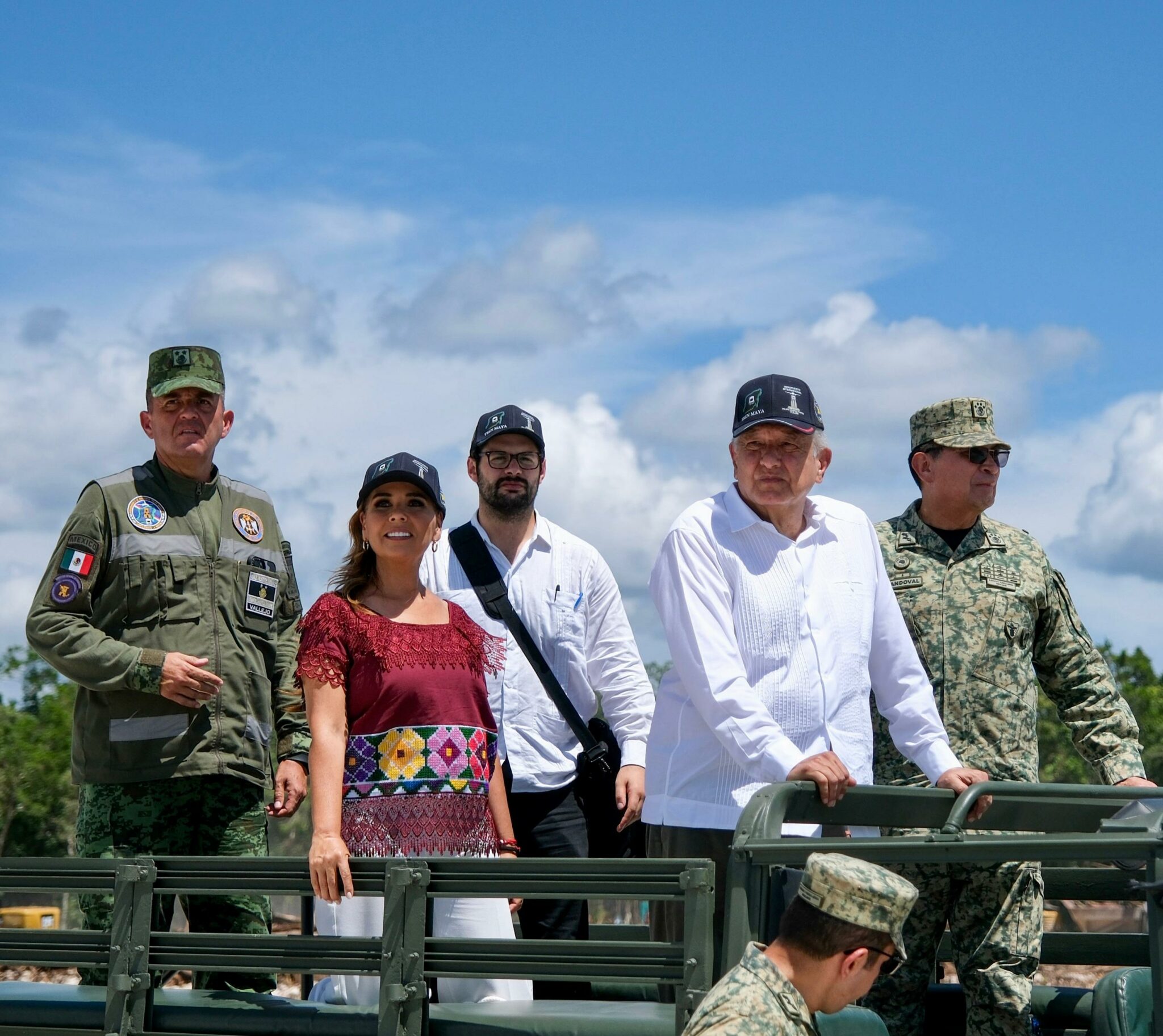 Mara Lezama verifica con el presidente López Obrador obras emblemáticas