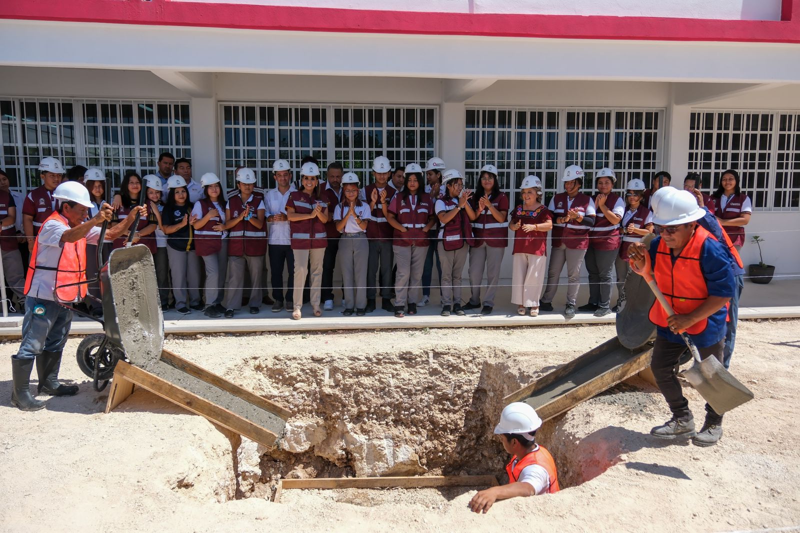 Mara Lezama da inicio a construcción de domo en el CBTIS 272 de Cancún