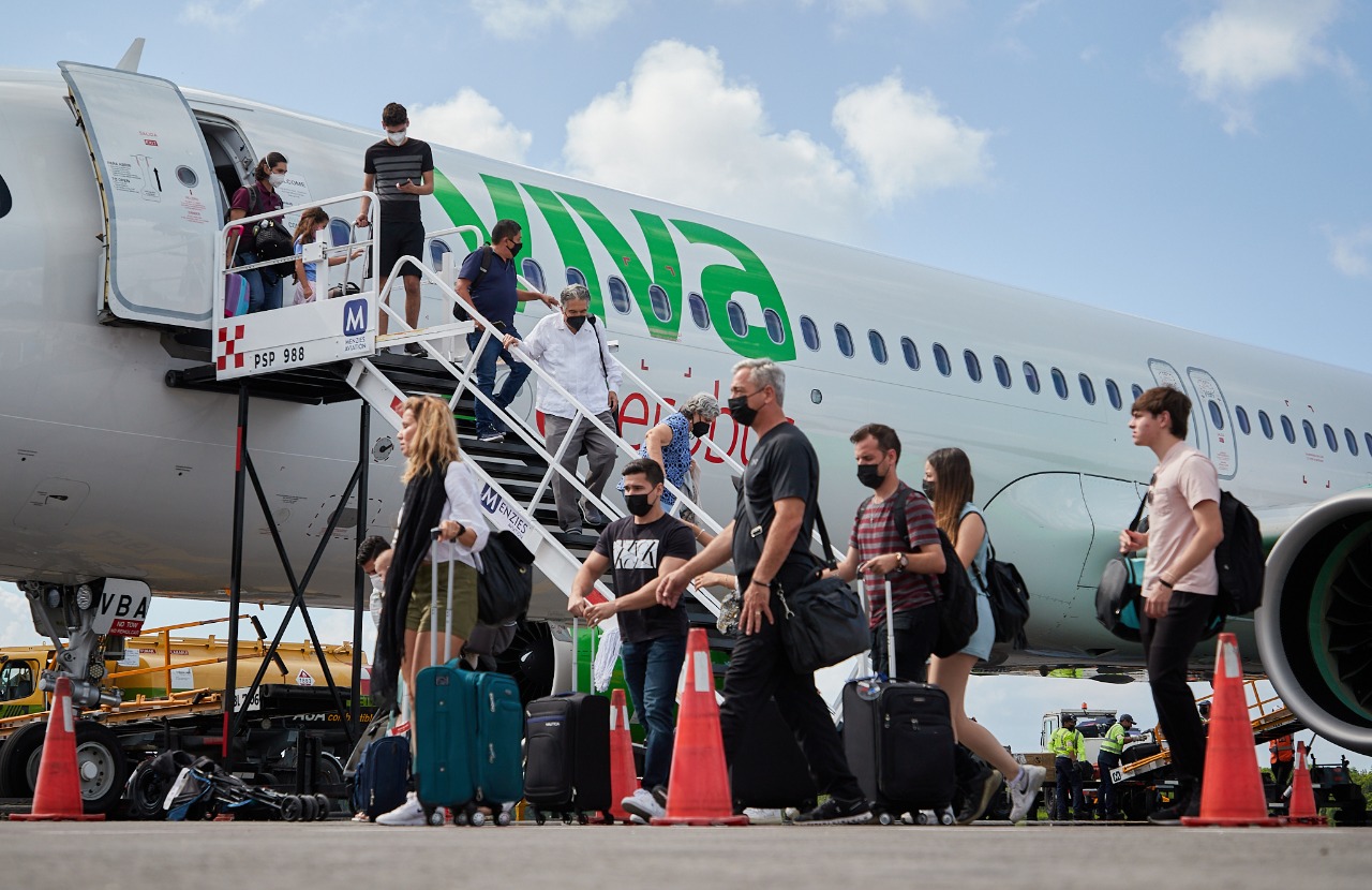 Aterriza el primer vuelo de la ruta de verano Monterrey – Cozumel | Cancún  Mío