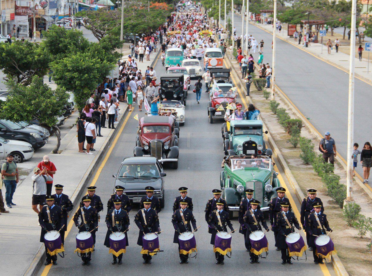 “Cancun Anniversary Parade 2023: Thousands Celebrate the Growth of the City”